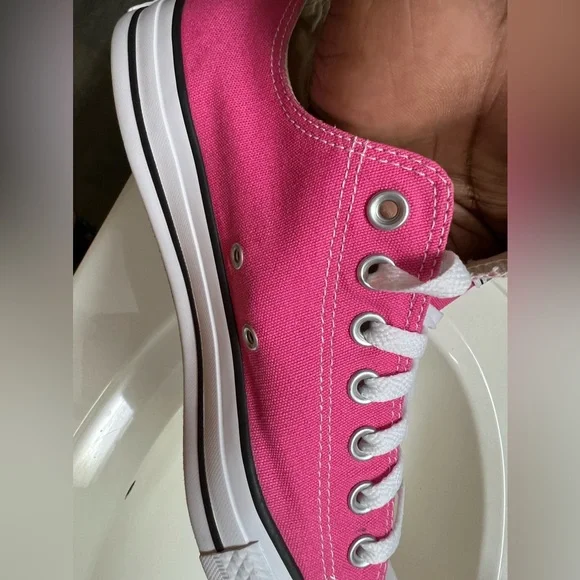 Converse All Star Chuck Taylor Hot Pink 💞Low Top Sneakers Womens 11.5 Mens 9.5 - Picture 15 of 16